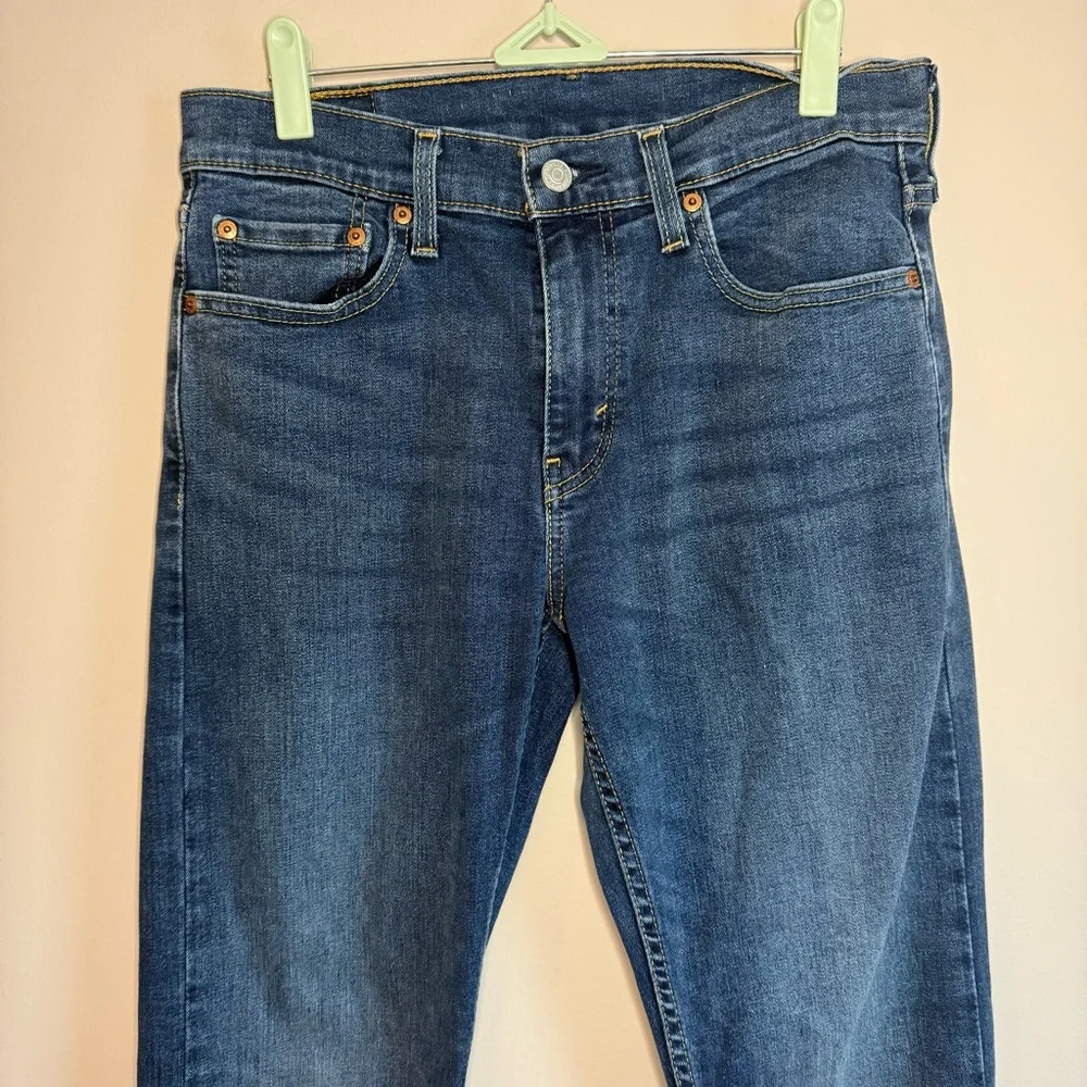 LEVI’S 502 TAPER FIT MEN'S JEANS SZ/ 29X32 In excellent condition